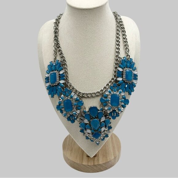 None Jewelry - Faux Turquoise Flower Shaped Rhinestone Statement Necklace